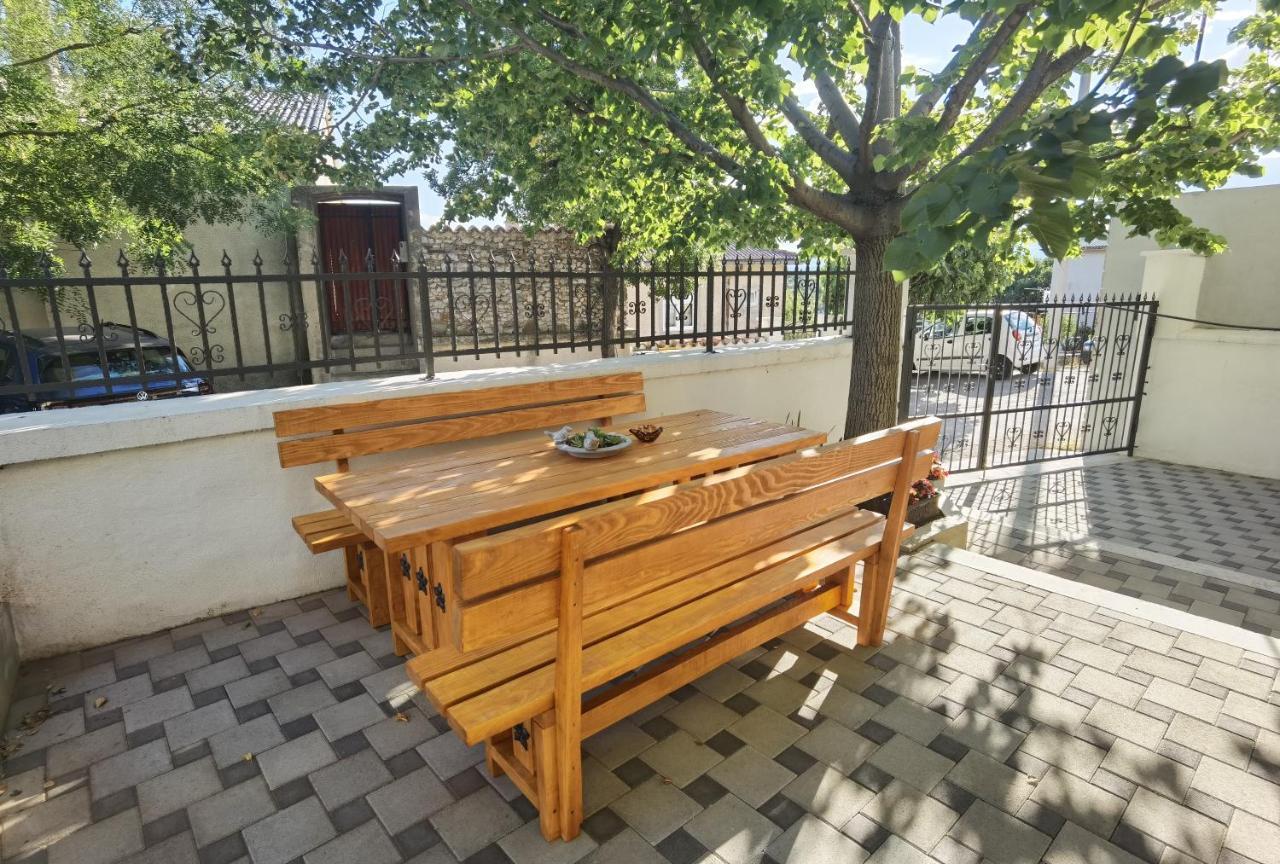 Studio Apartment Lipa เซนญ์ ภายนอก รูปภาพ